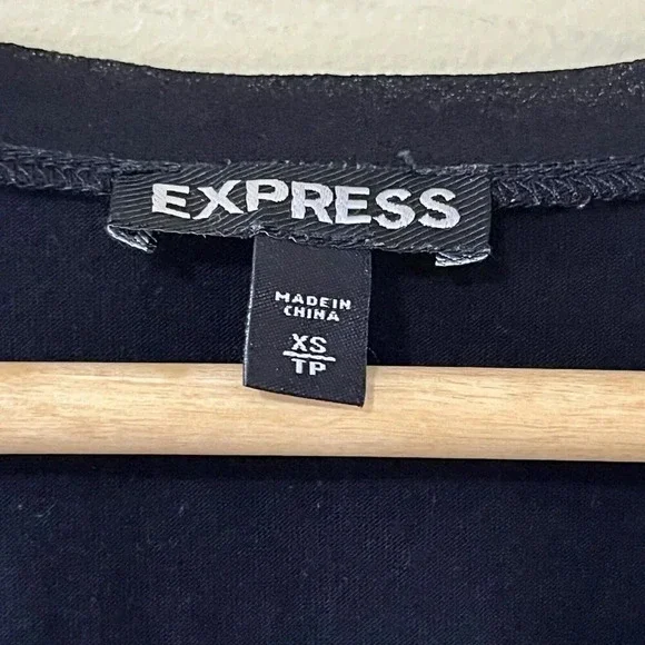 EXPRESS| Black & Gold Chain Metal Style Embellished Tank Top Size US XS - Picture 5 of 6